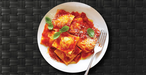 vegetarian ravioli and marinara sauce meal