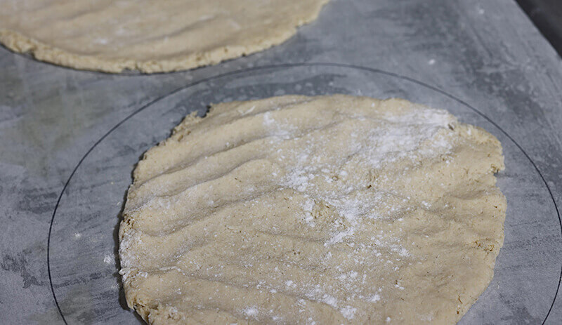 cover gluten free pizza dough